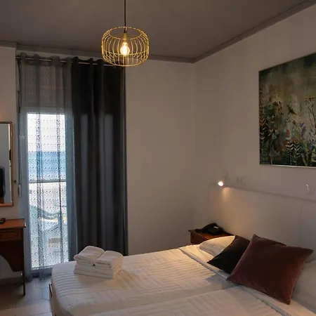 Hotel Sea Breeze 2*