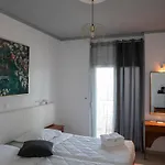 Sea Breeze Hotel 2*