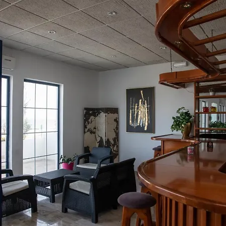 Sea Breeze ホテル マスティハリ