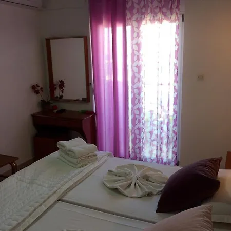 Hotel Sea Breeze 2*